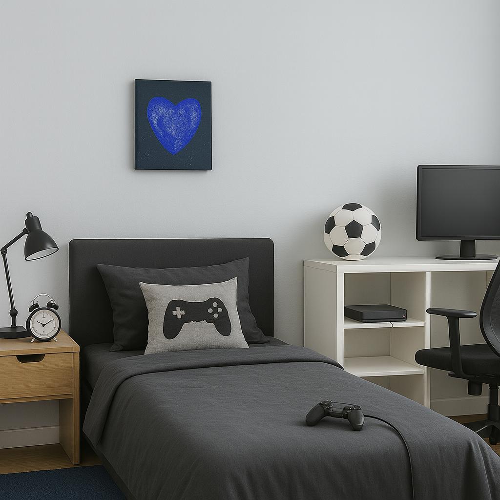 Petit Cœur Bleu – Toile Tendue Galaxie – Décoration Murale Unique et Poétique (20 x 25 cm)